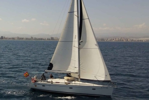 Аликанте: прогулка на парусной яхте по заливу Аликанте