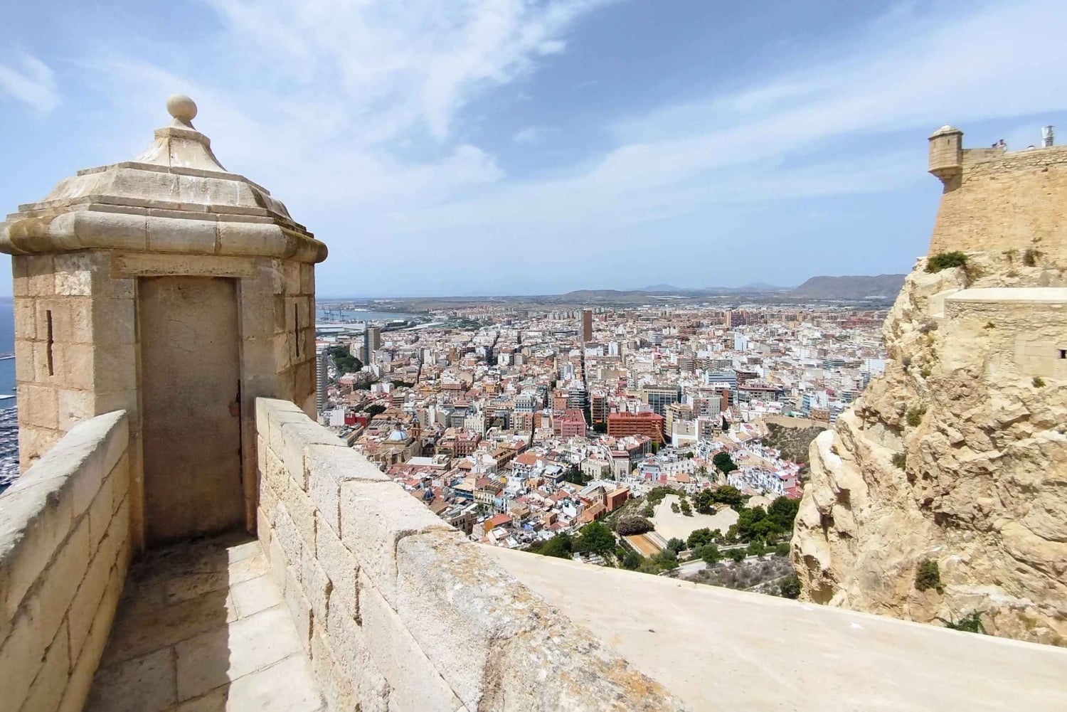 Alicante: Santa Bárbara Castle & Local Traditions Tour 3H