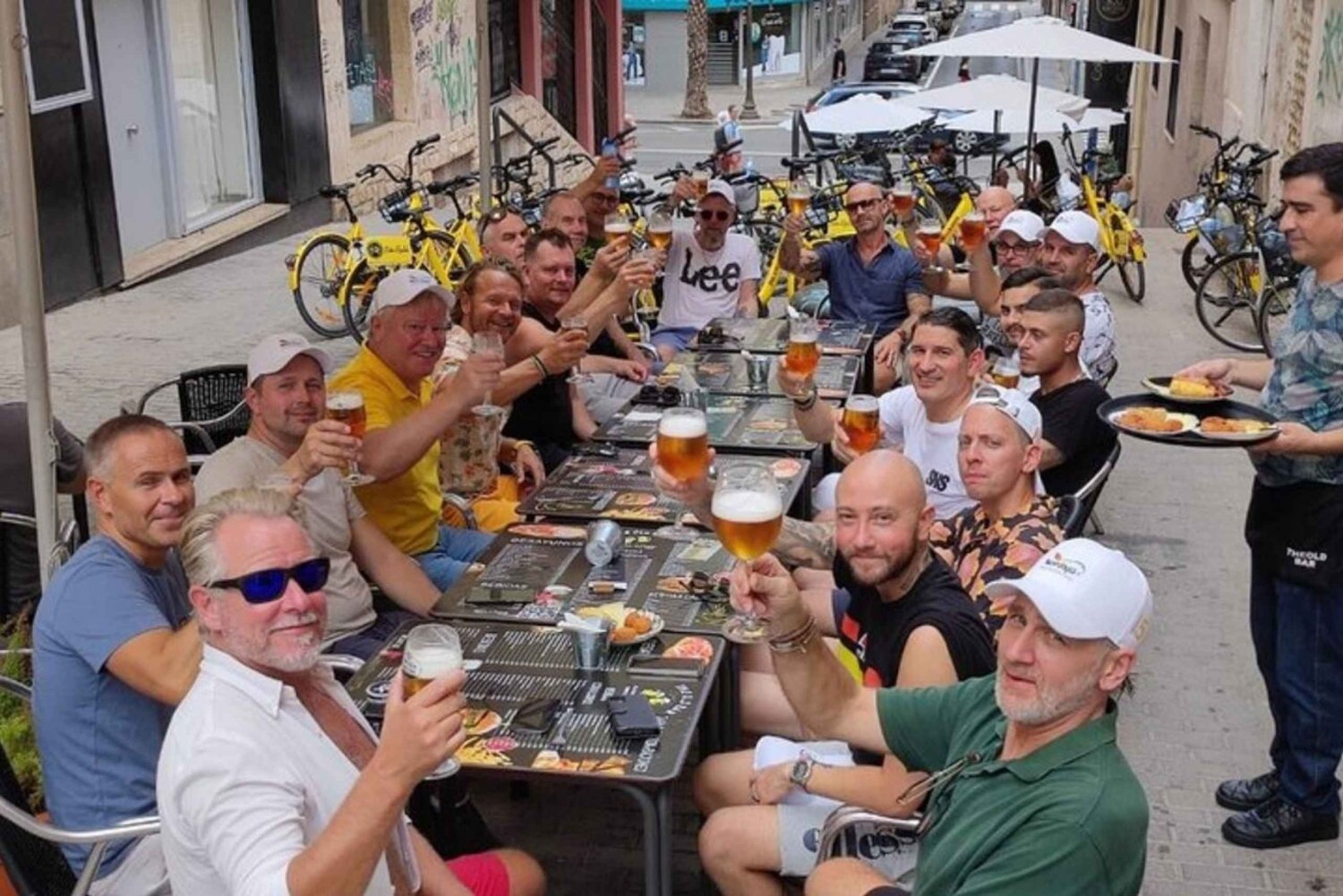Alicante: Guided Tapas Tour by Bike with Tastings