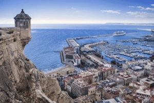 Alicante Tour VIP Plaza de Toros con Castillo o Mercado y tentempié en Van