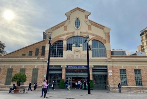 Alicante Tour VIP Plaza de Toros con Castillo o Mercado y tentempié en Van