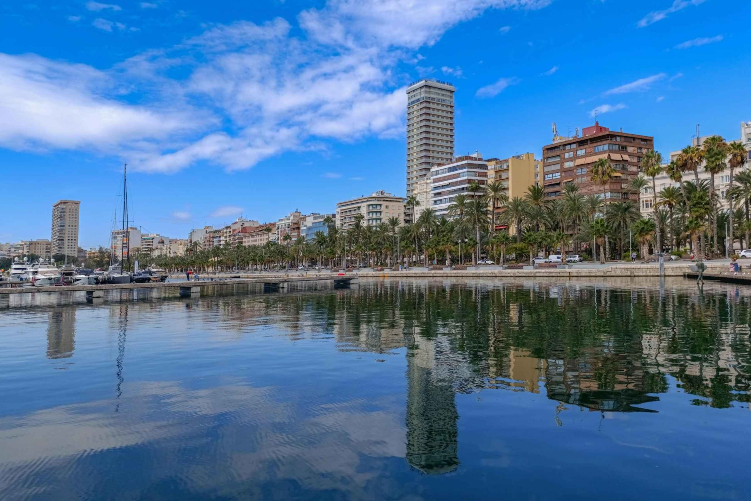 アリカンテのウォーキングツアー：香りを通して街を探索しましょう