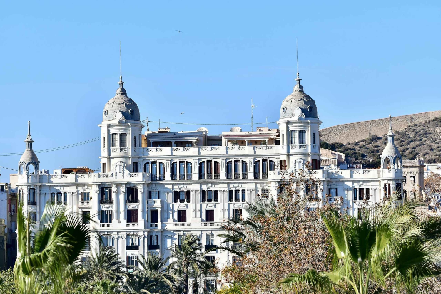 アリカンテのウォーキングツアー：香りを通して街を探索しましょう