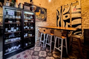 Alicante: Wine Walking Tour with Sommelier