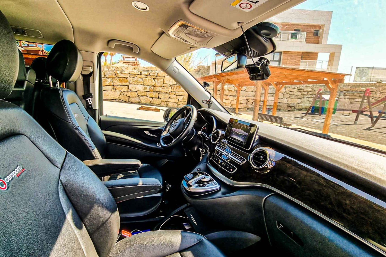 Benidorm: Alicante Airport VIP Transfer by Premium car