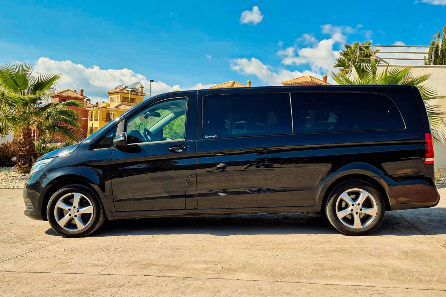 Benidorm: Alicante Airport VIP Transfer by Premium car