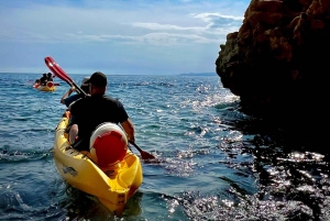 ベニドルム：ガイド付きカヤックツアー（シュノーケリングと写真撮影付き）