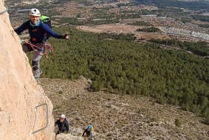 Benidorm: Ferrata de Ponoig met 2 abseilen van 30 meter