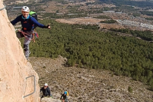 Benidorm: Ferrata de Ponoig med två 30 meter långa rappeller.