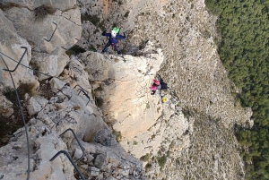 Benidorm: Ferrata de Ponoig med två 30 meter långa rappeller.
