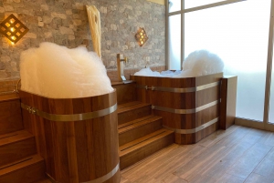 Cadiz: Beer Spa Entry Ticket with Beer and Local Snacks