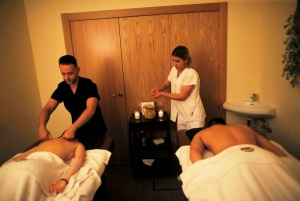 Cadiz: Beer Spa Entry Ticket with Beer and Local Snacks