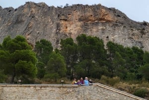 Alicante: Ontdek de grotten van Canelobre en de charme van Busot
