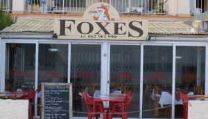 Foxes Bar and Restaurant