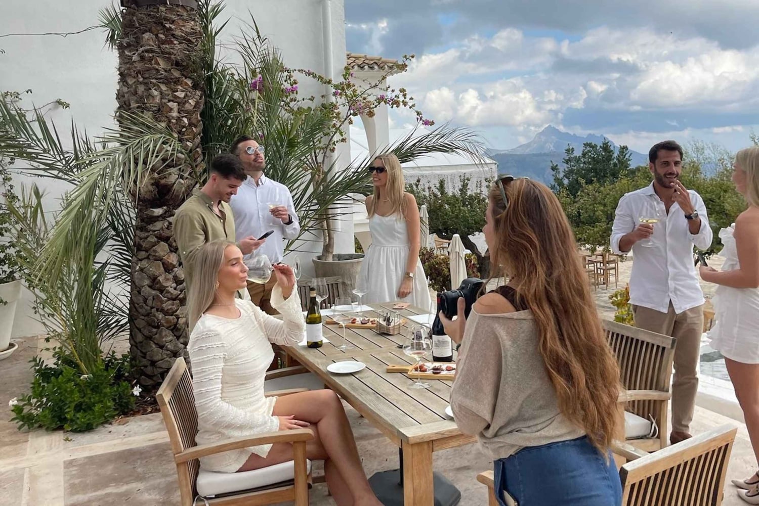 Desde Alicante: 2 Catas de Vino Premium y Tapas