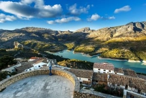 From Alicante/Benidorm: Guadalest, Altea & Algar Waterfalls