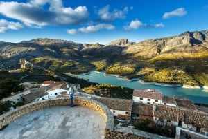 Depuis Alicante ou Benidorm : excursion d'une journée à Guadalest et Altea