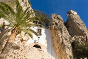 From Alicante: Guadalest, Altea & ticket in Algar Waterfalls