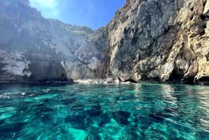 Jávea: Cala Portixol Kayak Tour with Snorkel & Cliff Jumping