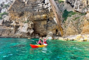 Jávea: Cala Portixol Kayak Tour with Snorkel & Cliff Jumping