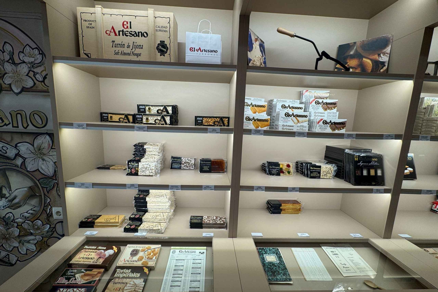 Jijona: visita à fábrica de torrão com degustação e às grutas de Canelobre