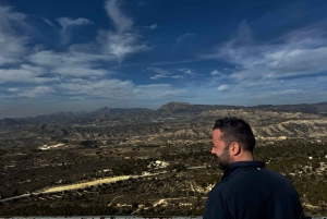 Jijona: visita à fábrica de torrão com degustação e às grutas de Canelobre