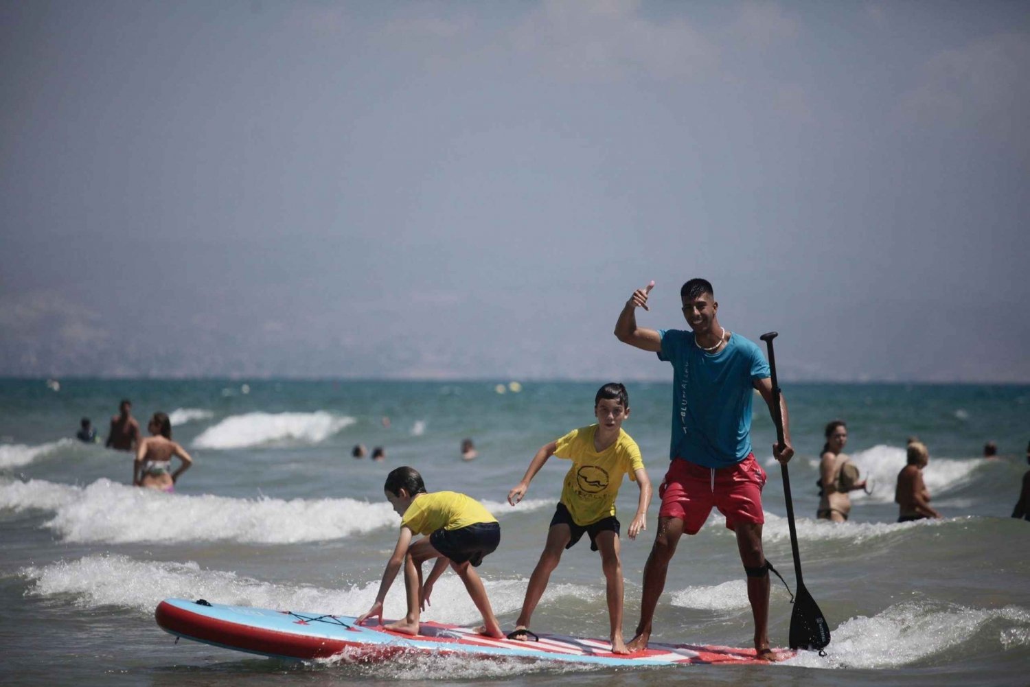 San Juan Beach: Paddle Surf Table rental + Snack and Drink