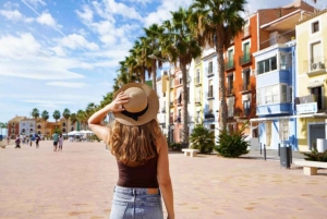 Villajoyosa: vierailu suklaatehtaalle ja kylään, kuljetus Alicantesta