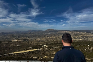 Besøg Cuevas de Canelobre og Museo de Música Étnica i Busot fra Alicante