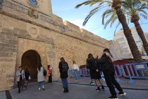 Bezoek Santa Pola en zijn vuurtoren vanuit Alicante met een hapje en een drankje, kleine groepen.