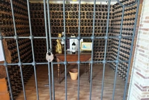 Alicante; Tour enologico Cantine Vini, cibo e trasferimento inclusi