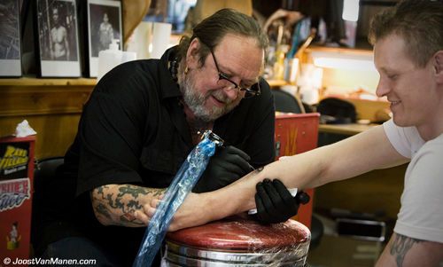 Amsterdam tattoist Hank Schiffmacher