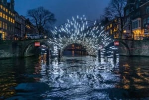 №1 Круиз по Амстердаму с волшебными огнями, включая напитки и печенье