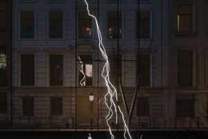 №1 Круиз по Амстердаму с волшебными огнями, включая напитки и печенье