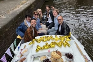 Adamboat: Cozy City Centre Cruise