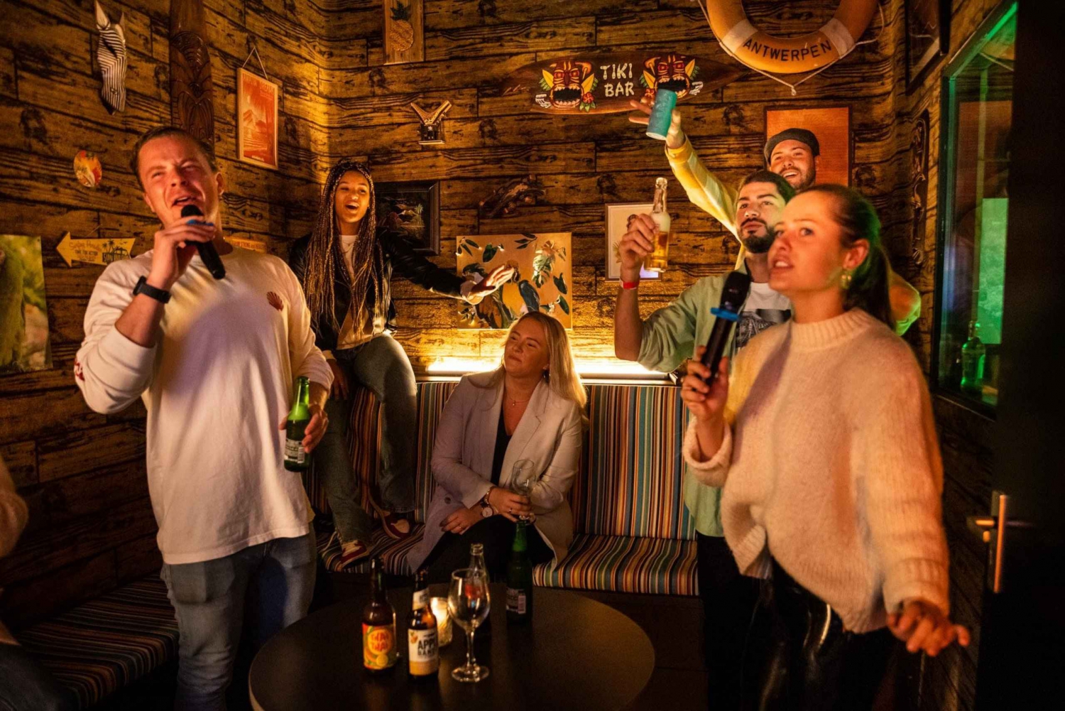 Aloha Amsterdam: Privat karaokebås med 20.000 sange