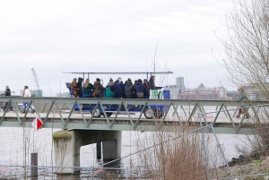 Amsterdam: Unlimited Beer Bike Tour