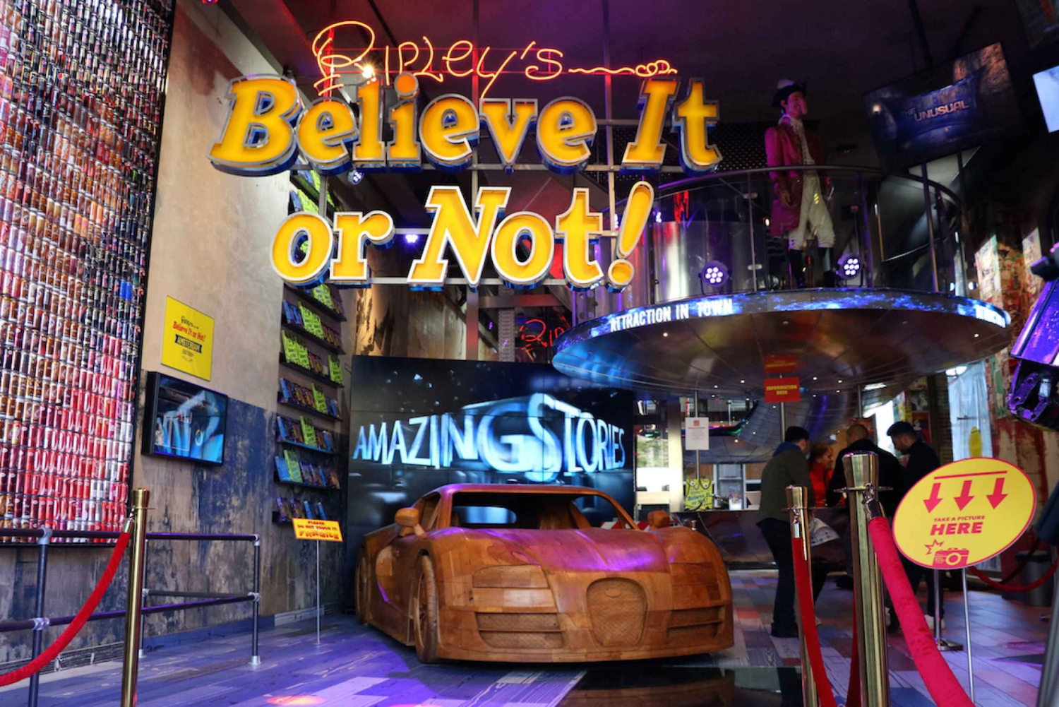 Amsterdam 1-Hour Canal Cruise and Ripley’s Believe it or Not