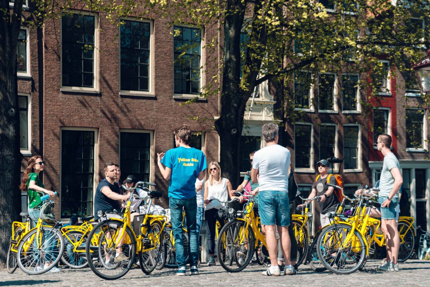 Amsterdam: 2-Hour Guided Bike Tour