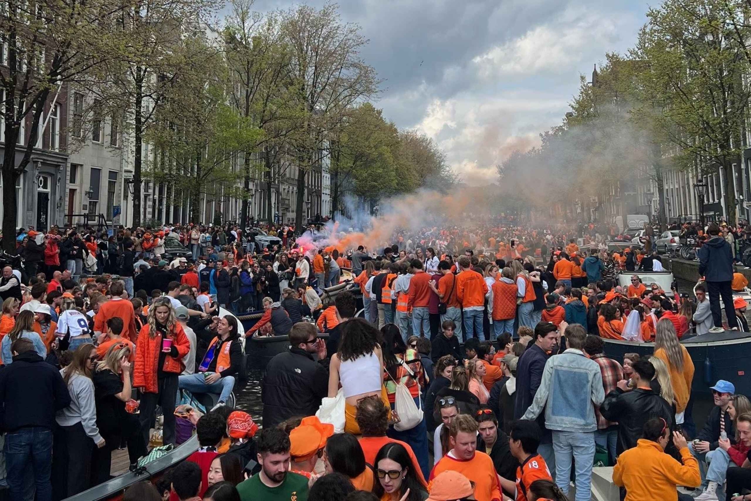 Amsterdam: 3 timmars båtparty på kungadagen med obegränsat antal drinkar