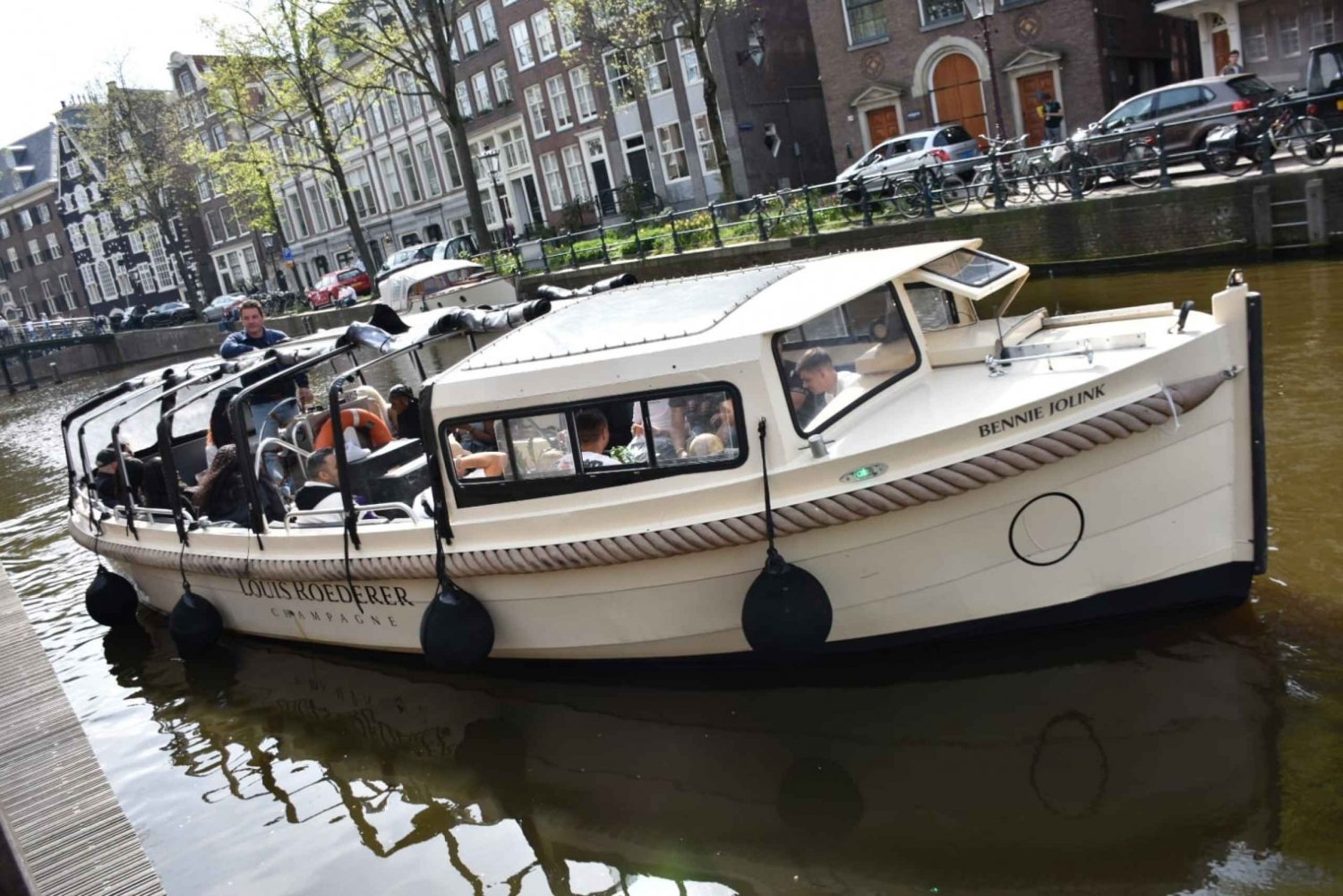 Amsterdam: 420 Smoke-Friendly Boat Tour