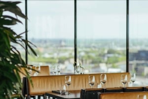Amsterdam: A'DAM Lookout met ronddraaiend restaurant Moon