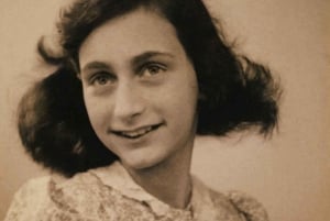 Amsterdam: Anne Frank Guided Small Group Walking Tour