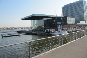 Amsterdam: Bike Rental with Free Cup of Coffee
