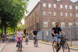 Tour en bicicleta por Ámsterdam en grupo reducido + paseo en barco por los canales opcional
