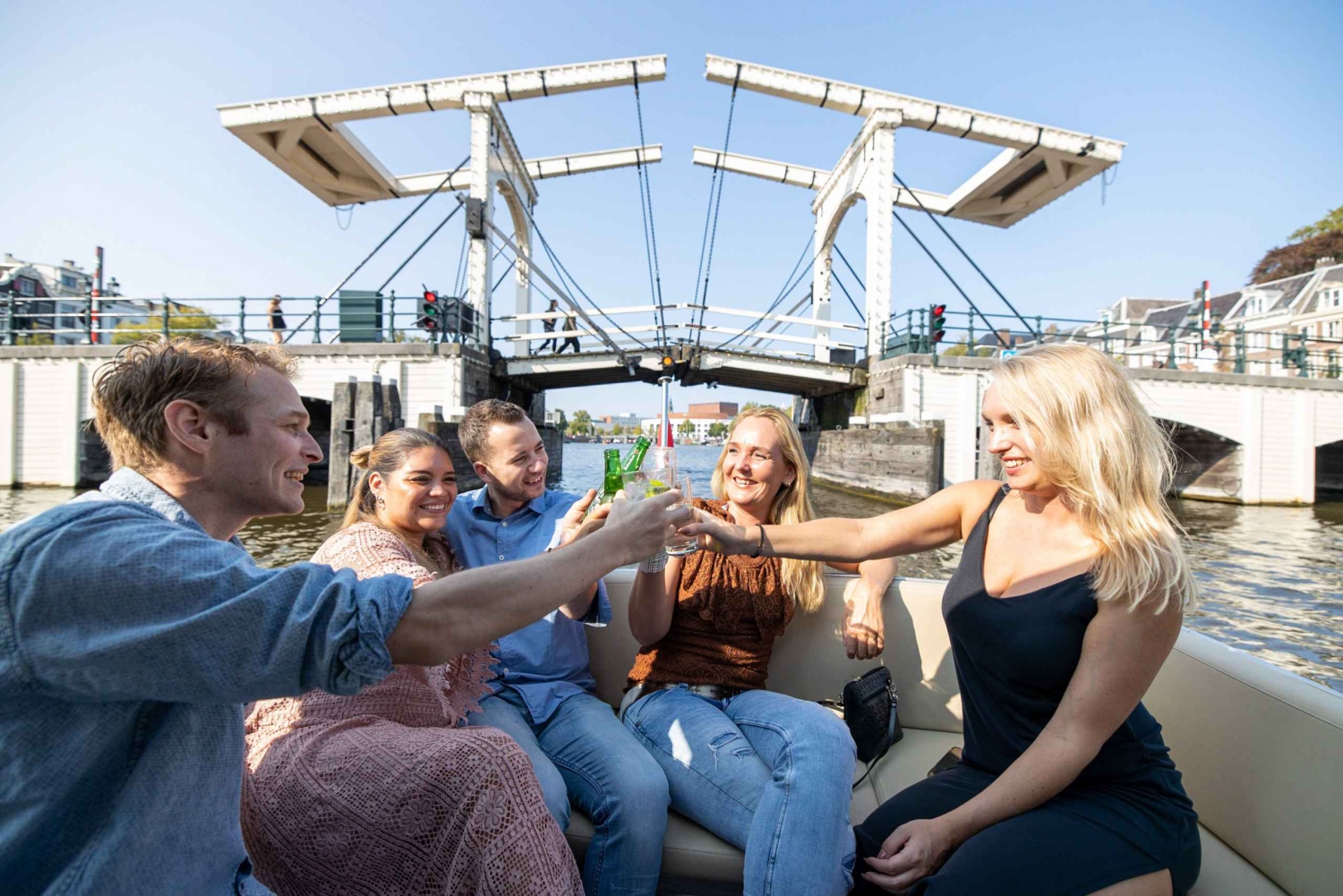 Amsterdam: Båtcruise med drikke og snacks