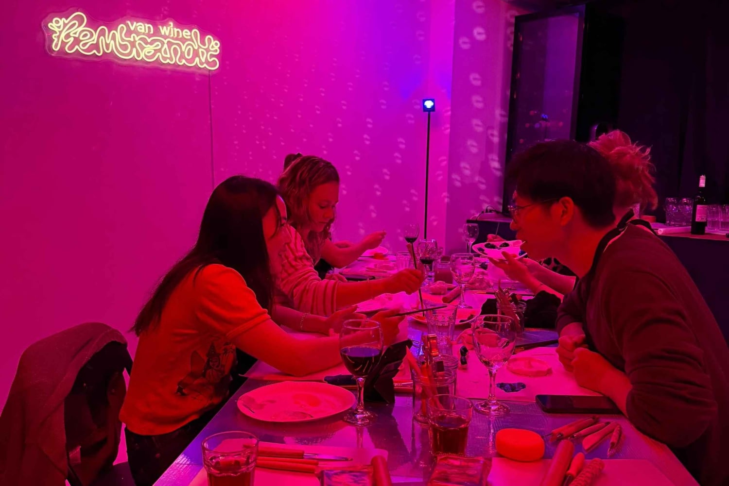 Amsterdam: Bottenlös lera Workshop i bottenlös lera på Rembrandt van Wine