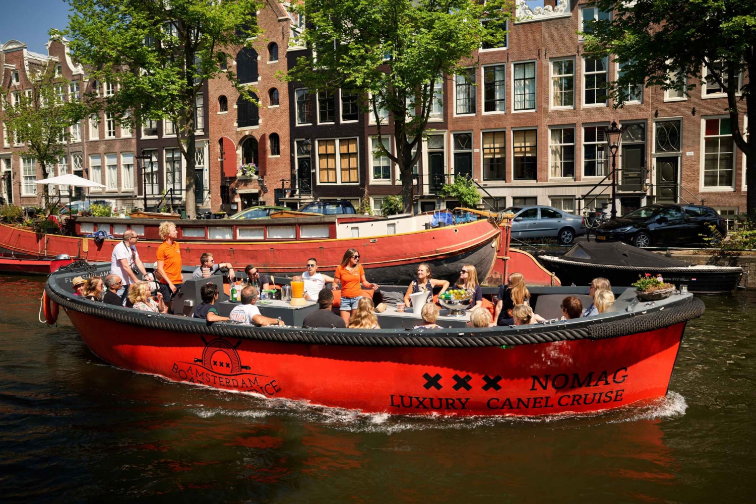 Amsterdam: Canal Belt Private Beer Boat Tour