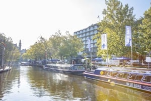 Amsterdam: Kombinerad biljett för Canal Cruise och Moco Museum