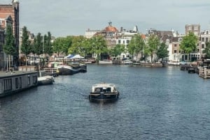 Amsterdam: Luxury Canal Cruise with 1 Complimentary Drink